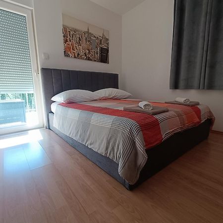 Apartments Kraljic I Башка Екстер'єр фото