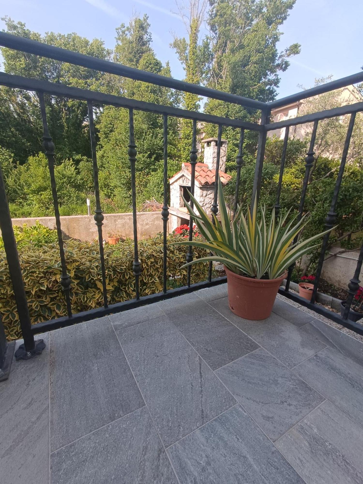 Apartments Kraljic I Башка Екстер'єр фото