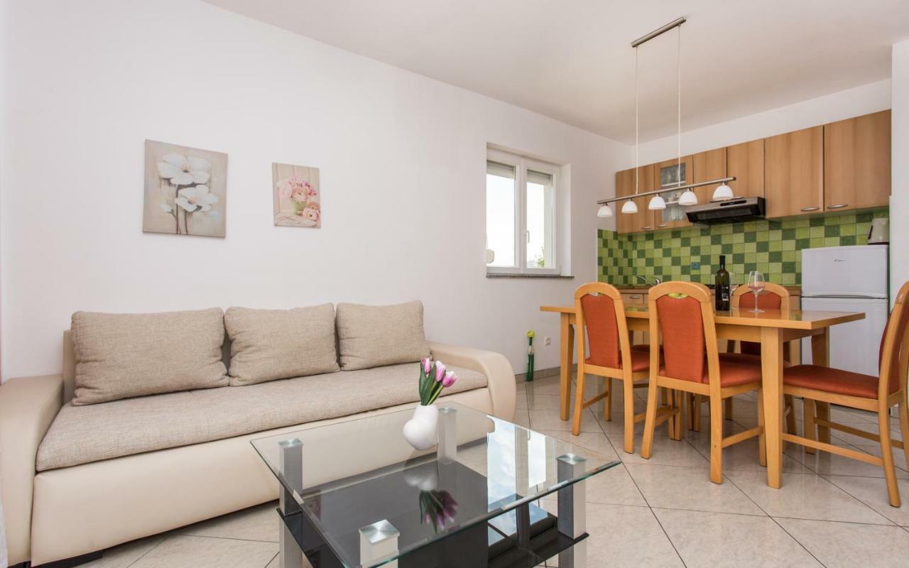 Apartments Kraljic I Башка Екстер'єр фото