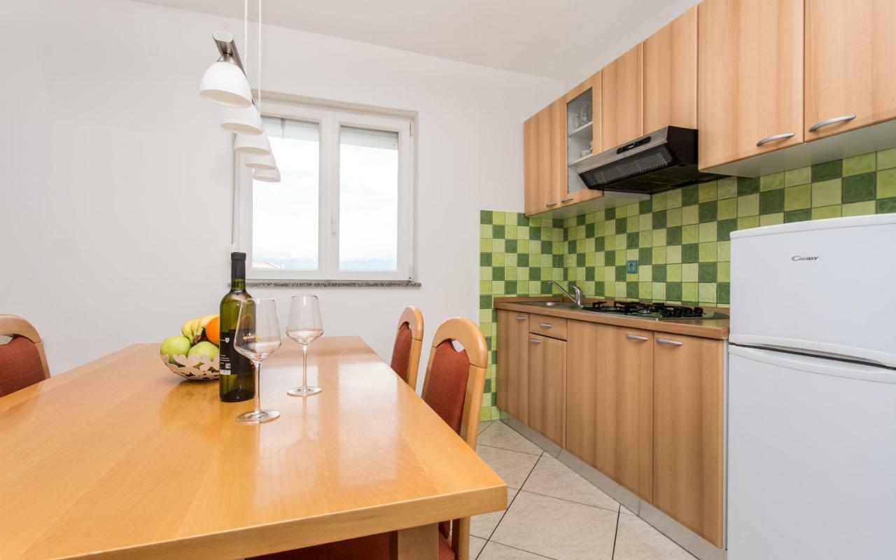 Apartments Kraljic I Башка Екстер'єр фото