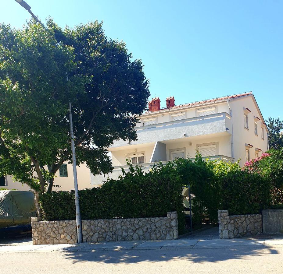 Apartments Kraljic I Башка Екстер'єр фото